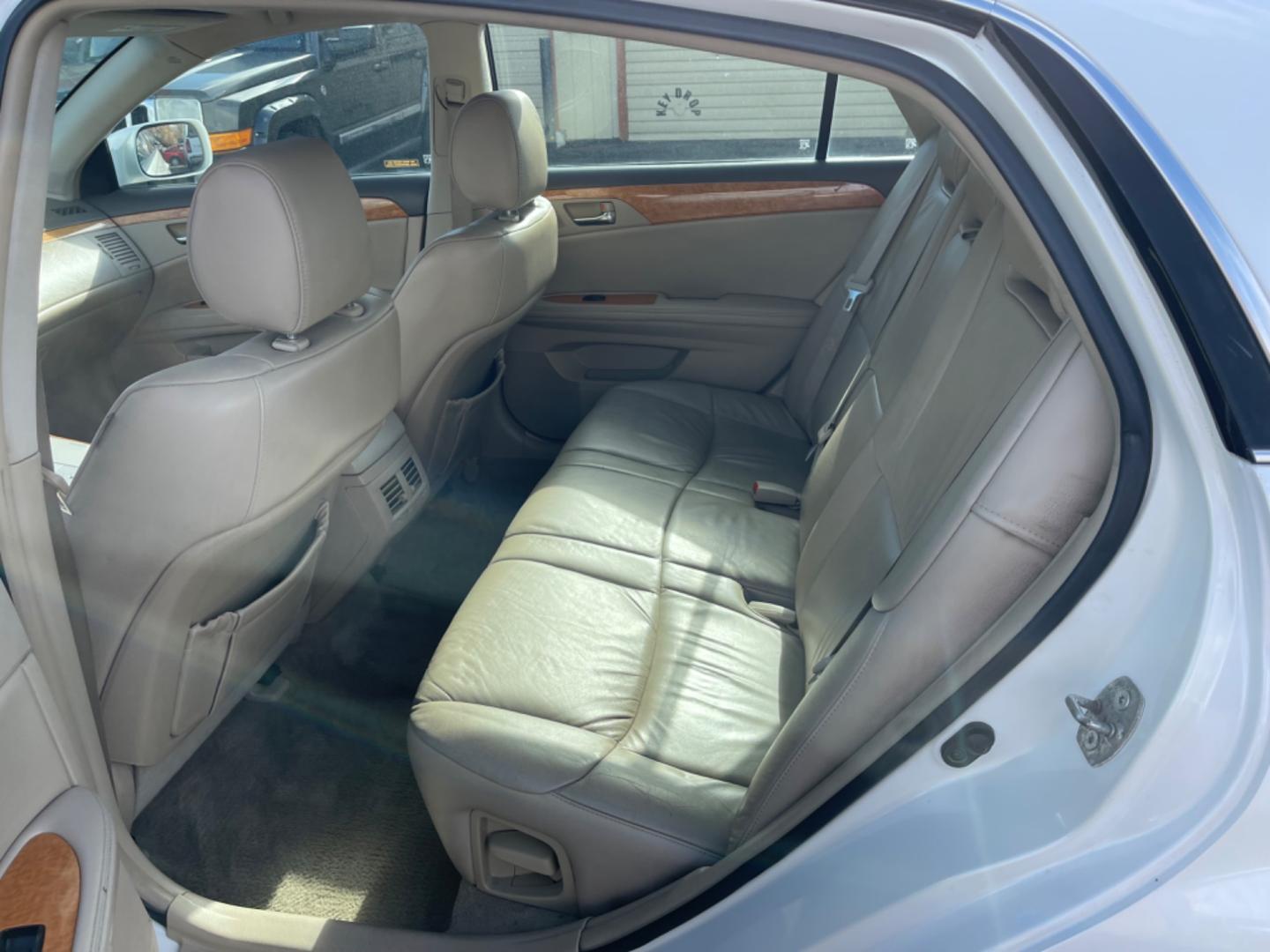 2006 Alpine White /Tan Toyota Avalon XLS (4T1BK36B26U) with an 3.5 V6 engine, AT transmission, located at 813 E Fairview Ave, Meridian , ID, 83642, (208) 336-8230, 43.618851, -116.384010 - Photo#8